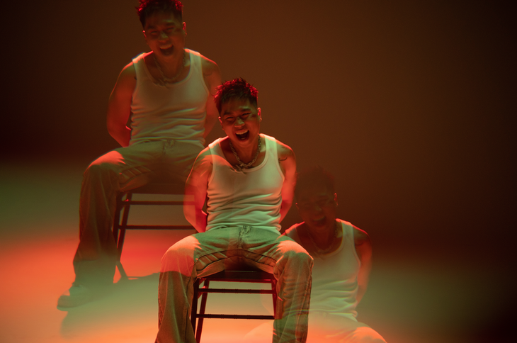 Giống như tên gọi, album lần này của chàng rapper mang màu sắc u tối, ma mị và nhạy cảm.