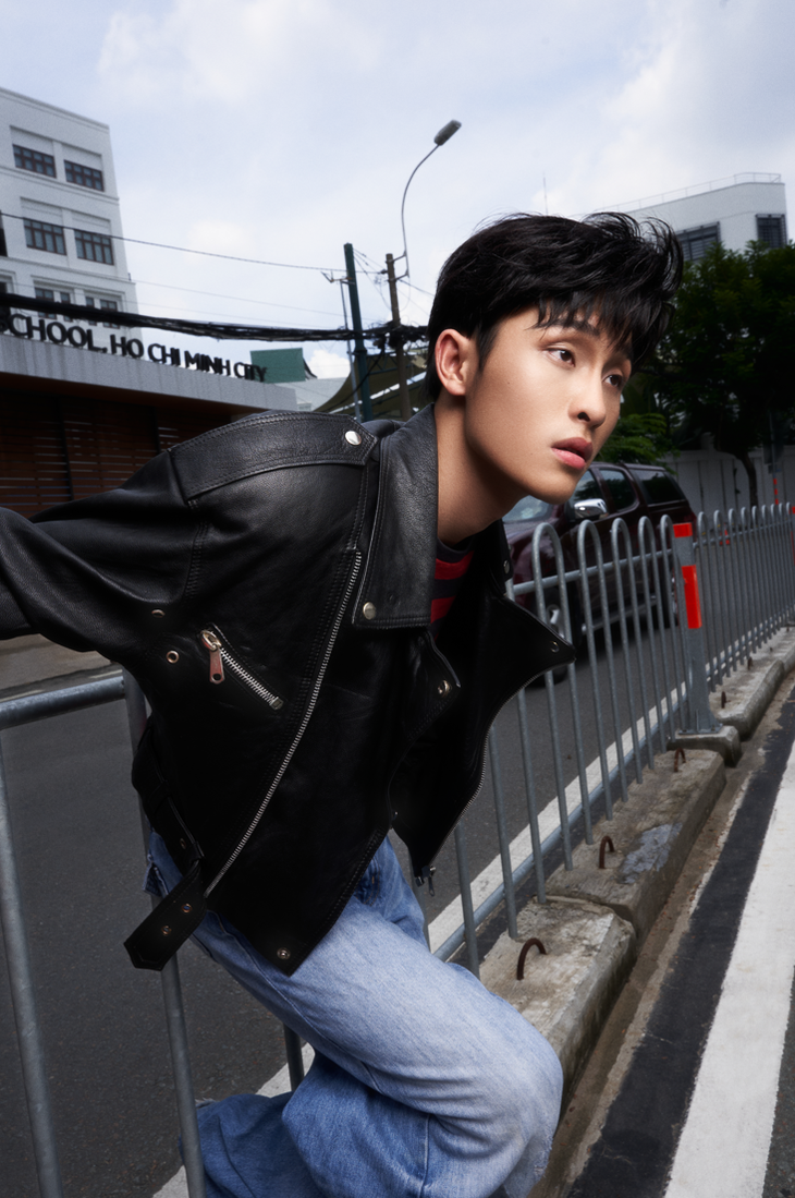 Wren Evans hứa hẹn có một sản phẩm lớn hơn sẽ sớm được giới thiệu đến công chúng trong thời gian sắp tới.