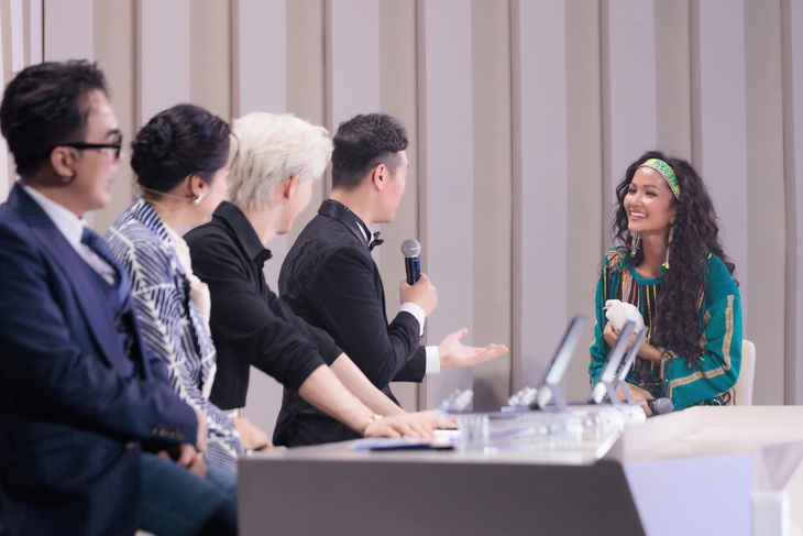 Thu Phương và Lệ Quyên tạm dẫn đầu, Lan Ngọc đứng chót bảng trong tập 1 'Chị đẹp đạp gió rẽ sóng' - Ảnh 6.