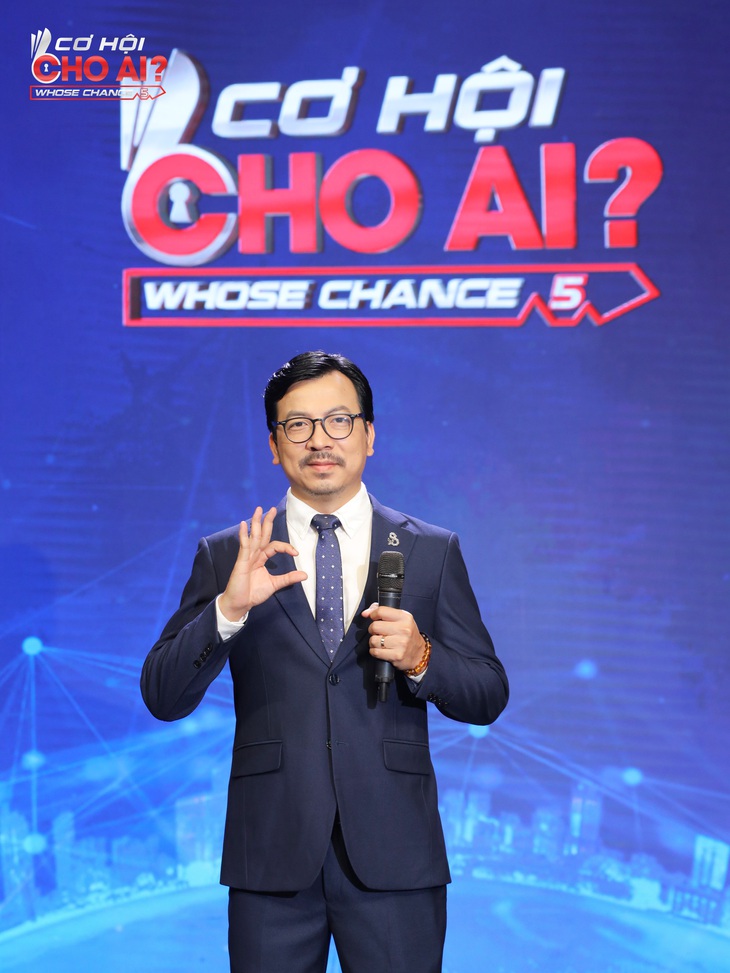 "Giáo sư Xoay" Đinh Tiến Dũng cầm trịch Cơ hội cho ai? mùa 5