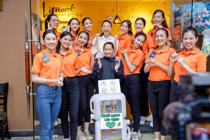 Team Khí mở Trạm Xanh lưu động lan tỏa các sản phẩm tốt cho môi trường sống đến với mọi người