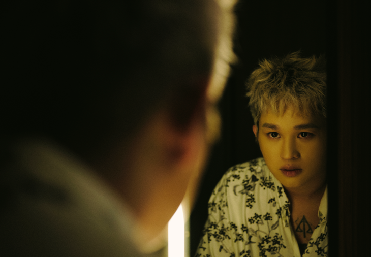 Đây cũng là lần hiếm hoi nam rapper cho ra mắt một bản nhạc “suy” từ giai điệu, ca từ cho đến hình ảnh