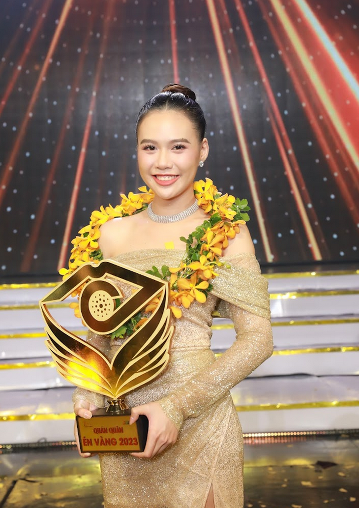 Truyền niềm động lực theo đuổi ước mơ, Thảo Uyên vượt hai đối thủ mạnh lên ngôi Én Vàng 2023