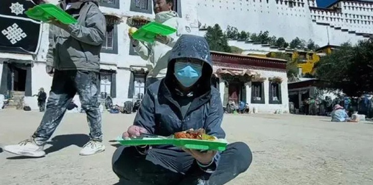 Quách chán ngấy việc liên tục bị đòi thêm tiền thách cưới và quyết định đi du lịch một mình thay vì kết hôn -&nbsp;Ảnh: Baidu