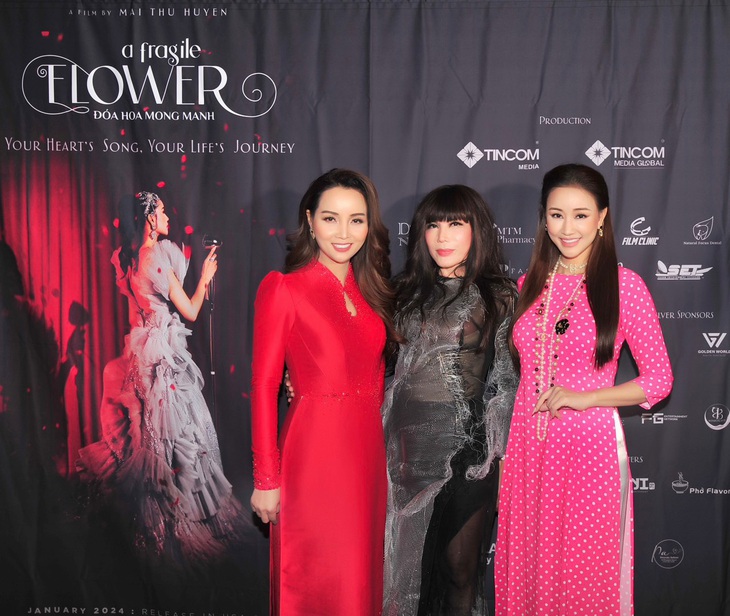 Đạo diễn Mai Thu Huyền, biên kịch - ca sĩ Nhật Hạ và Maya - diễn viên chính của phim