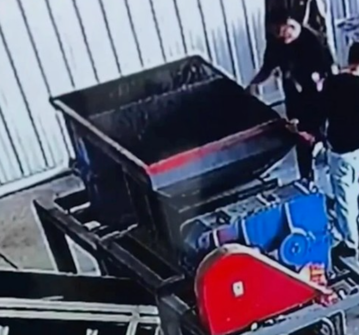 Dịch vụ hủy ảnh cưới thu hút khách hàng nô nức trải nghiệm - Ảnh 2.