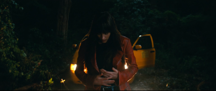 Cassandra (Dakota Johnson) sở hữu năng lực nhìn thấy tương lai sau một tai nạn.