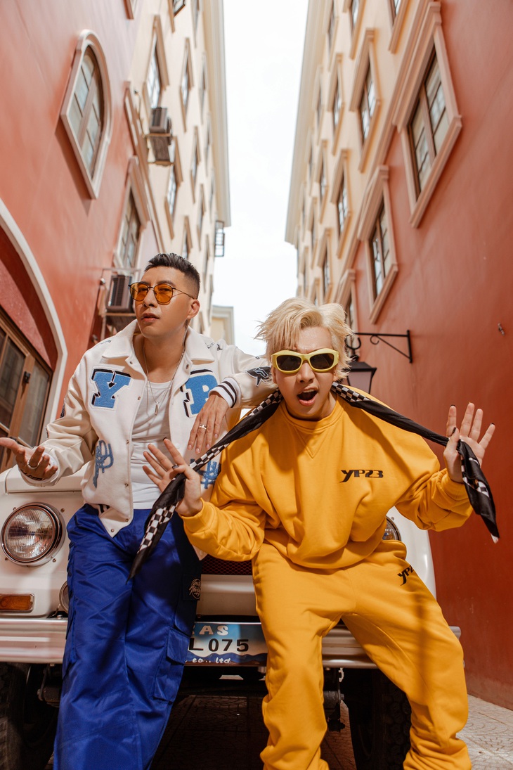 MV "EMOI EMOI" có khung hình tươi sáng, được quay tại những địa điểm đẹp nhất của Phú Quốc.