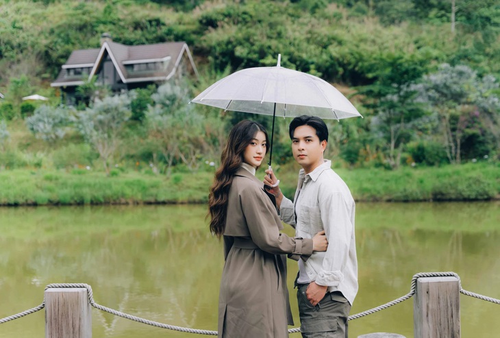 Hồ Quang Hiếu giữ khoảng cách khi đóng cặp cùng bạn thân của vợ