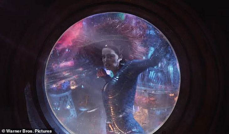 Amber Heard từng xuất hiện thoáng qua trong trailer đầu tiên Aquaman