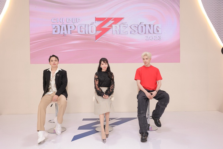 Ban cố vấn của Chị đẹp đạp gió rẽ sóng 2023&nbsp;bị cho rằng cả nể dàn "chị đại" khi cho điểm họ có phần dễ hơn các "mầm non giải trí"