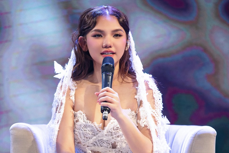 Myra cho biết đã nỗ lực tập nhảy lẫn tập hát để có thể "lột xác* trong MV mới