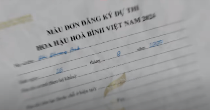 Hình ảnh đăng ký dự thi Hoa hậu Hòa bình Việt Nam của Phí Phương Anh ở cuối MV 'Dancing Queen'.