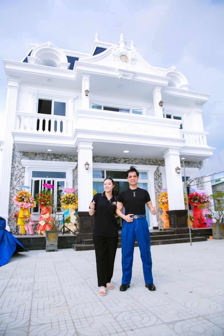 Ngọc Sơn chủ động đề xuất với chính quyền địa phương dùng nhà thờ họ làm nơi trú ẩn cho người dân