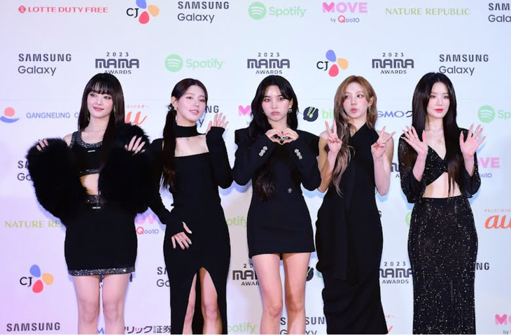 (G)I-DLE bí ẩn và quý phái trong bộ trang phục đen