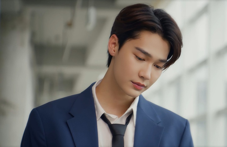 Mỹ nam Trường học nội trú hóa “tổng tài mặt lạnh” trong Tình yêu vô diện 