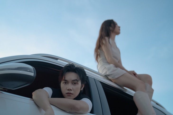 Cặp đôi Sài Gòn hôm nay mưa comeback với ca khúc vừa xem teaser MV đã thấy “lụi tim”