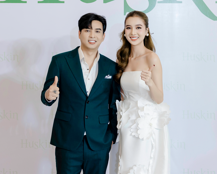 Vợ chồng Hồ Quang Hiếu&nbsp;