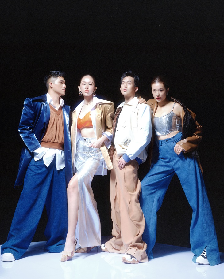 Lệ Hằng cho biết ngoài đời cô và Đỗ Nhật Hà, Phan Trung Hậu, Trần Việt Bảo Hoàng có mối quan hệ khá thân thiết. Vì vậy, họ đã làm việc ăn ý và có được những shoot hình như mong đợi.