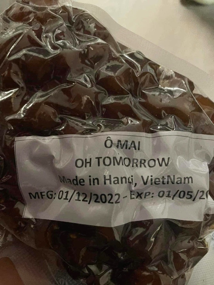 Đáng lẽ ra phải là "umbrella tomorrow".