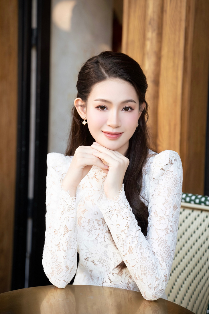 Minh Anh được chú ý ở Miss Cosmo Vietnam với biệt danh "bản sao hoa hậu Đặng Thu Thảo"