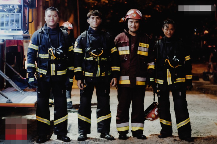 Xuân Phúc, Lãnh Thanh và Hồ Thu Anh trong một cảnh quay