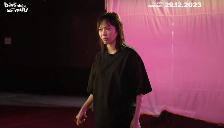 Diệu Nhi chứng tỏ độ “chiến” khi tự đập chai vào đầu