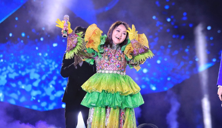 Mascot Cú Tây Bắc lộ diện là danh ca Hương Lan với hơn 60 năm tuổi nghề