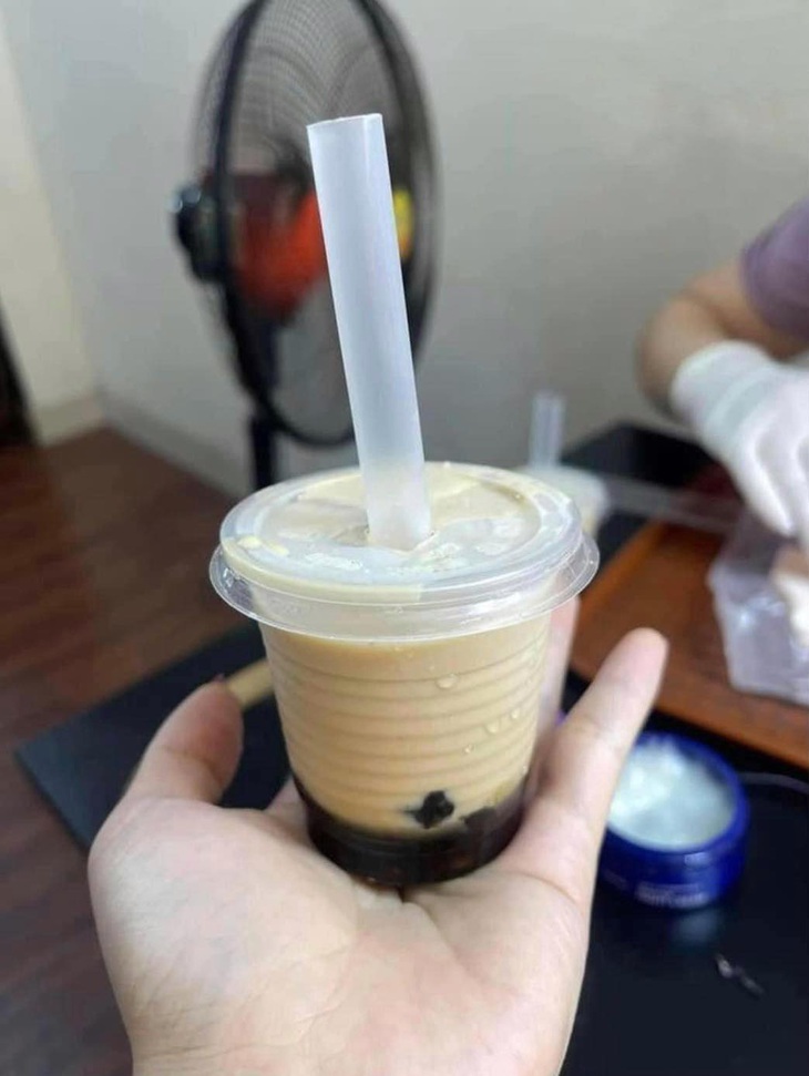 Ly trà sữa dành cho những ai hở tí thì "đang giảm cân".