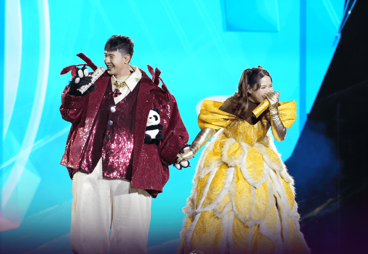 Hai 'mối tình ngoại truyện' gây sốt ở Ca sĩ mặt nạ- Ảnh 2.