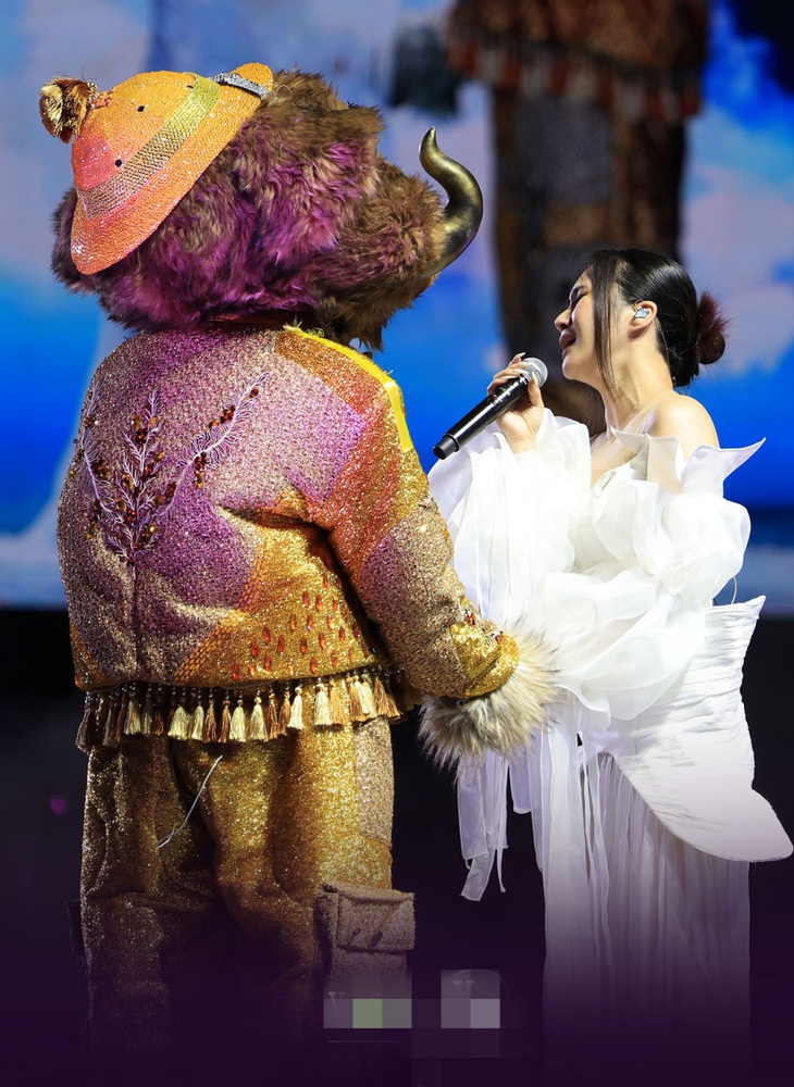 Màn song ca Rời bỏ nhiều cảm xúc của Voi Bản Đôn và ca sĩ Hương Tràm