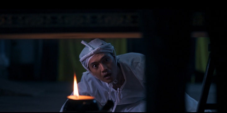 Và chứng kiến những điều ghê sợ xảy ra trong gia đình có liên quan đến chú chó 