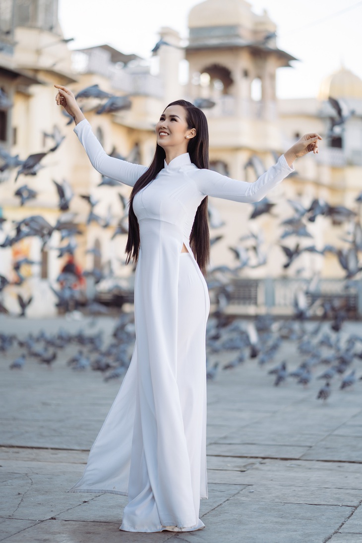 Dự án The Love Journey của Võ Hạ Trâm ghi được dấu ấn trong lòng khán giả