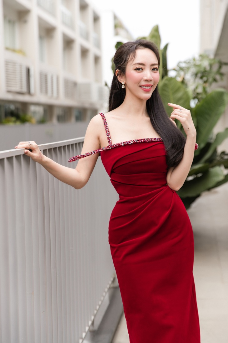 Cười xỉu với Thu Trang lầy lội hướng dẫn chồng tạo dáng chụp ảnh- Ảnh 3.