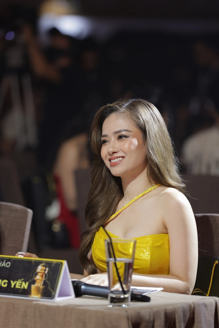 Xuất hiện với tư cách khách mời đặc biệt tại sự kiện Bigo Gala Night, cả Ngọc Châu và Dương Hoàng Yến bày tỏ niềm hào hứng, mong chờ được theo dõi màn tranh tài của các streamer như: Chú 7 Hóc Môn, Nhã Thanh, Chương Ca, Mít Cô Đơn… Dương Hoàng Yến cho biết các thí sinh đều tài năng, khéo léo nên để chọn người chiến thắng là một bài toán không hề đơn giản.