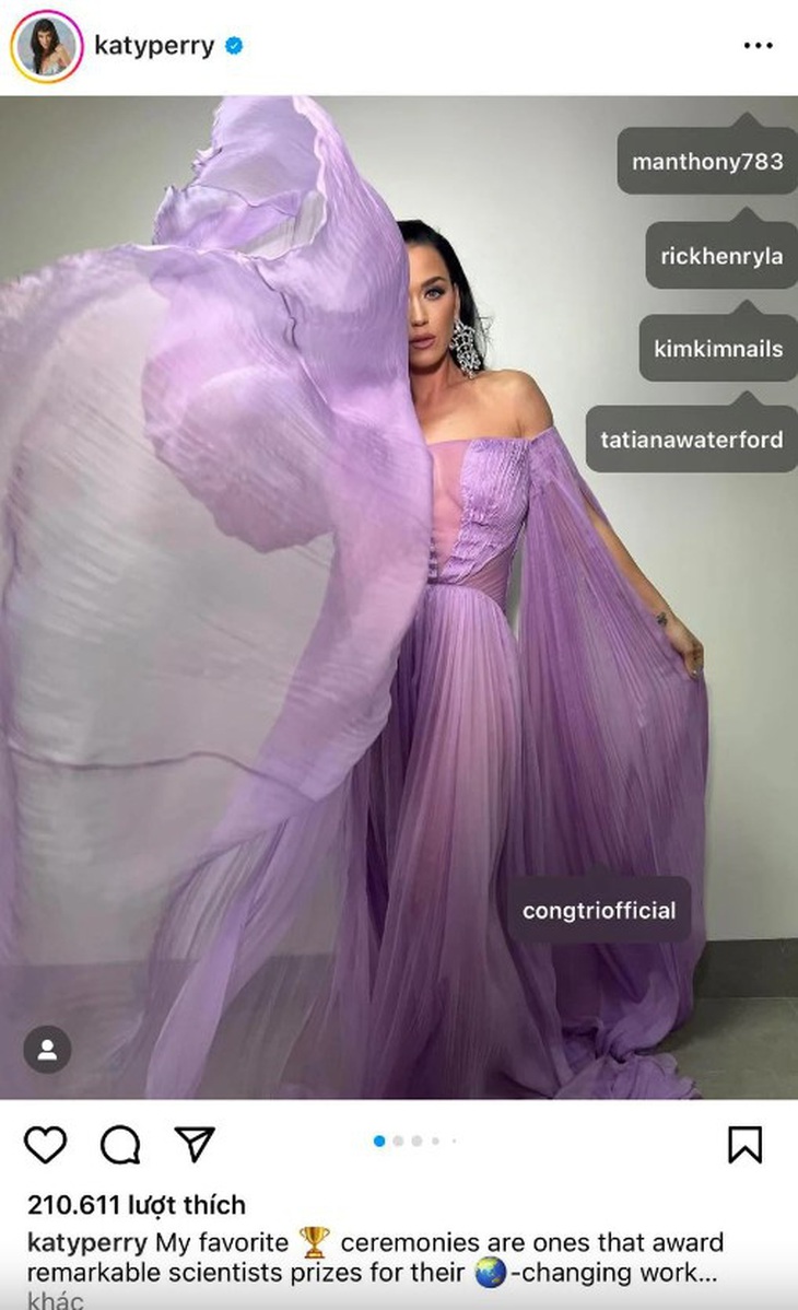 Katy Perry thích thú với trang phục biểu diễn lần này ở Hà Nội khi chia sẻ trên trang cá nhân