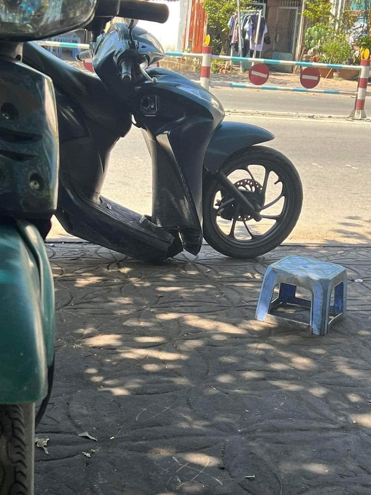 Mệt quá, cho ngả lưng xíu. 