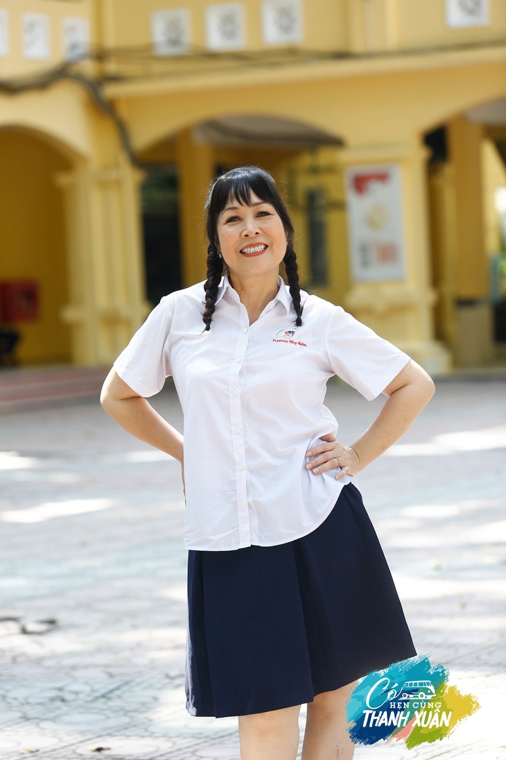 NSND Hồng Vân dí dỏm cho biết không ai thuộc lời, vũ đạo nhưng vẫn diễn cực cháy