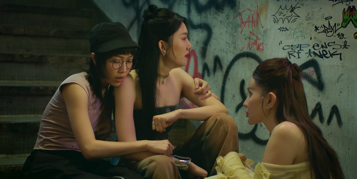 MV OST cũng tiết lộ một số phân đoạn gay cấn của phim.