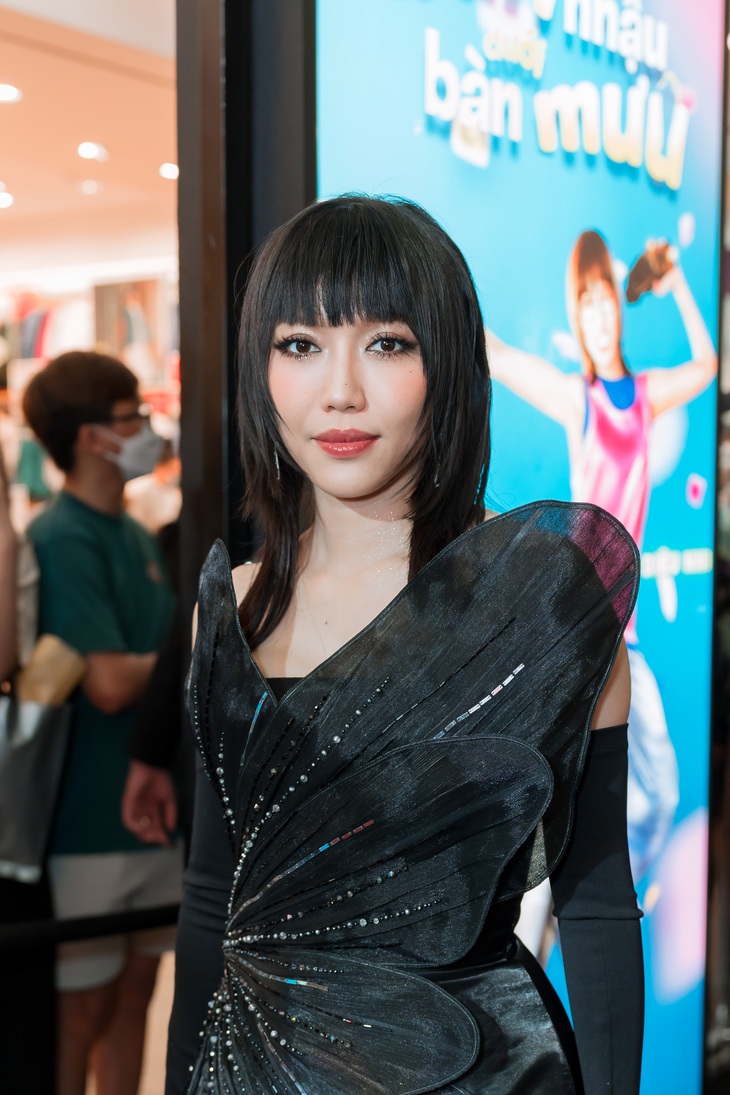 Diệu Nhi xuất hiện với vẻ ngoài đầy quyến rũ và sắc nét trên thảm đỏ