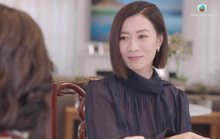 Khuyên tai hình khuyên dòng Tiffany T giá khoảng 38.000 HKD (hơn 118 triệu đồng)