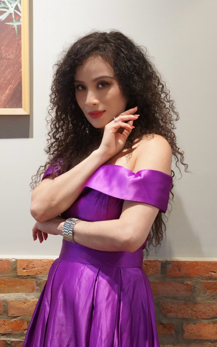 Theo Diệp Ngọc Hương, mặc dù hoạt động xa xứ nhưng cô vẫn được nhiều khán giả Việt Nam ủng hộ và theo dõi. Đó chính là niềm khích lệ và cổ vũ rất lớn cho cô, giúp cô nuôi quyết tâm thực hiện đêm nhạc tại quê nhà vào ngày 16-12 tới tại Nhà hát VOH Music One&nbsp;