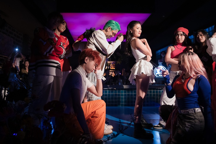 OSAD và Pháo trình diễn ca khúc 'Em chỉ im lặng'.