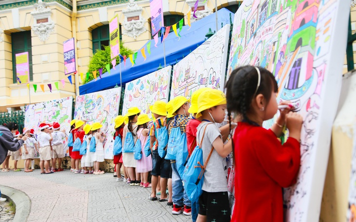 Nghe nhạc, xem xiếc, vẽ tranh tại Saigon Urban Street Fest
