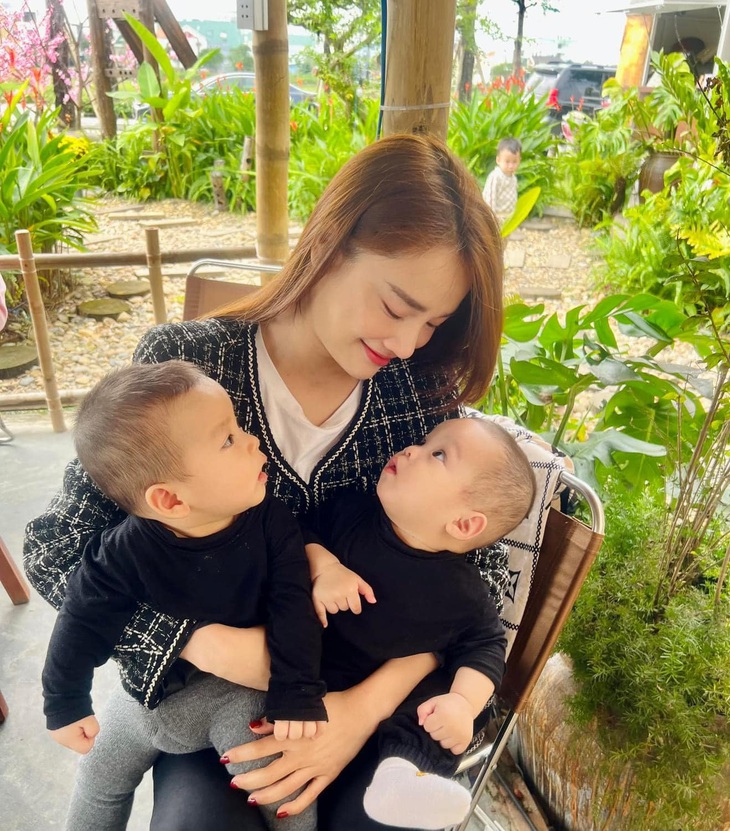 Nhã Phương xin vía sinh đôi con trai, phải chăng đã có tin vui? - Ảnh 2.