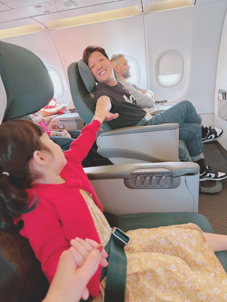 Nhã Phương xin vía sinh đôi con trai, phải chăng đã có tin vui? - Ảnh 1.