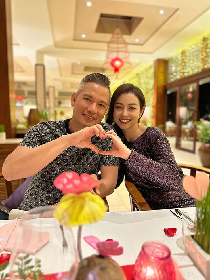 Ảnh vui sao Việt 15-2: Lê Dương Bảo Lâm gói con trai làm quà tặng vợ - Ảnh 10.