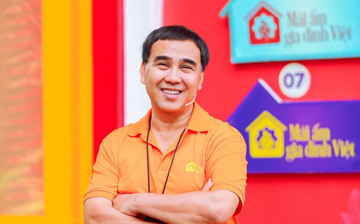 Trước khi làm MC, Quyền Linh từng đi vỗ tay ở game show được 20.000 đồng mỗi ngày