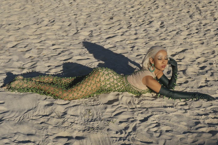 Thảo Trang lồng lộn với Nắng hát, netizen thấy giống Tóc hát - Ảnh 1.