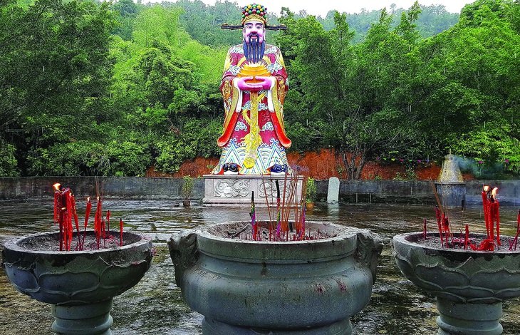 Thần tài là một ông thần "nhập khẩu", dù cũng đã lâu đời ở Việt Nam, nhưng tập tụng cúng kiếng rầm rộ mới có gần đây. Ảnh: Feng Shui